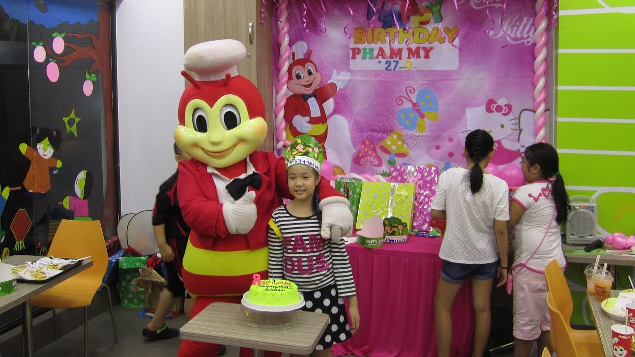 Jollibee tổ chức sinh nhật