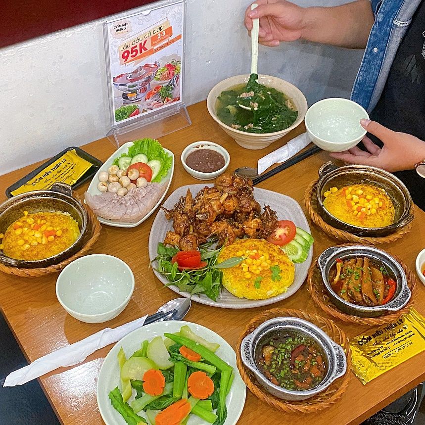 Nhà hàng Cơm Niêu Thiên Lý