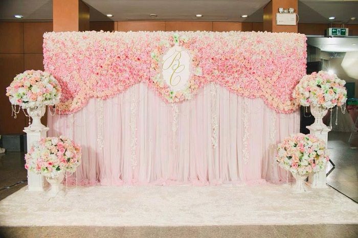 Trang trí Backdrop với nền vải lụa