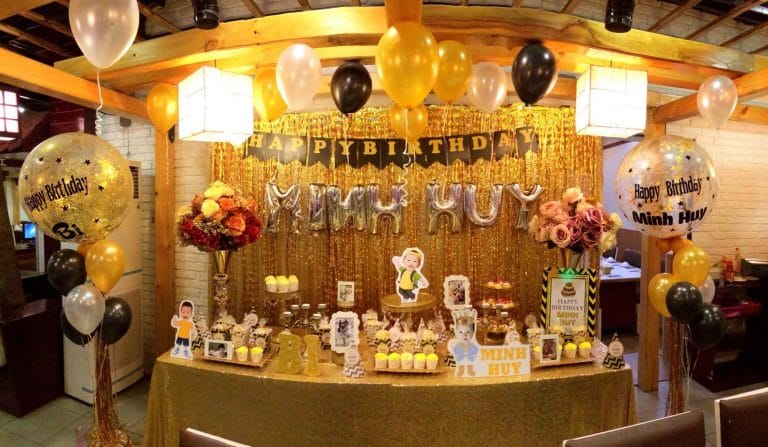Những loại rèm trang trí sinh nhật đẹp mắt