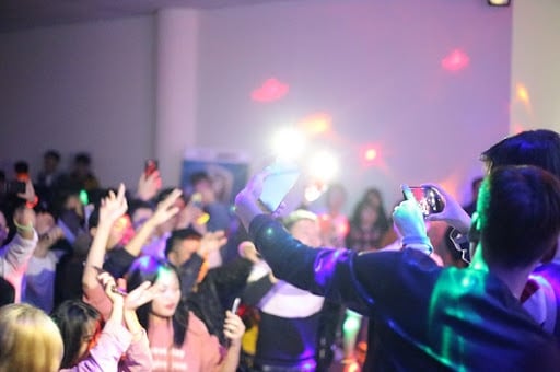 Dạ tiệc Prom màu sắc
