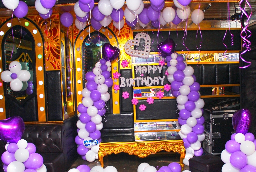 Cách tổ chức sinh nhật trong quán karaoke mới lạ và độc đáo